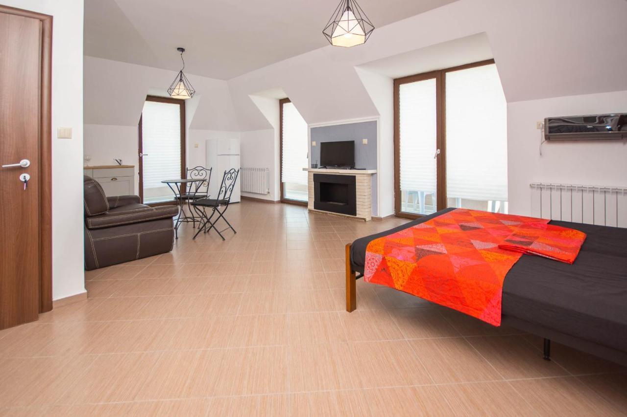 Hotel Czech Rhapsody Nesebar Bagian luar foto
